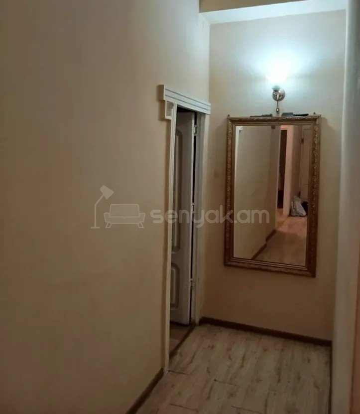 3 Սենյականոց Բնակարան Քարե Շենքում, 60քմ, 1/5 հարկ, Նորմալ Վիճակում