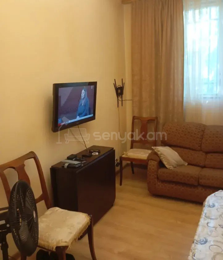 3 Սենյականոց Բնակարան Քարե Շենքում, 60քմ, 1/5 հարկ, Նորմալ Վիճակում