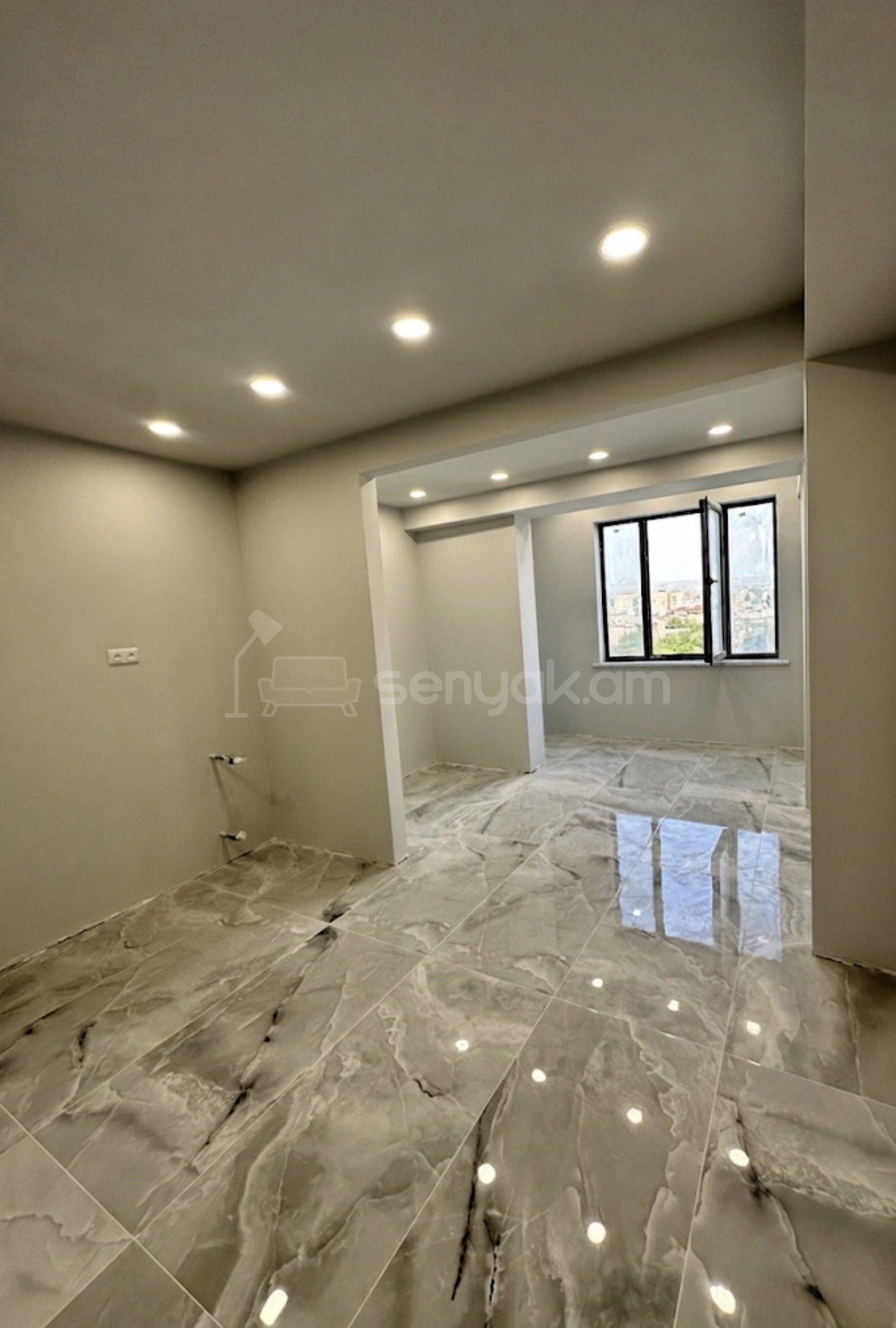 2 Սենյականոց Բնակարան, 43քմ, 8/10 հարկ, Դիզայներական Վերանորոգված