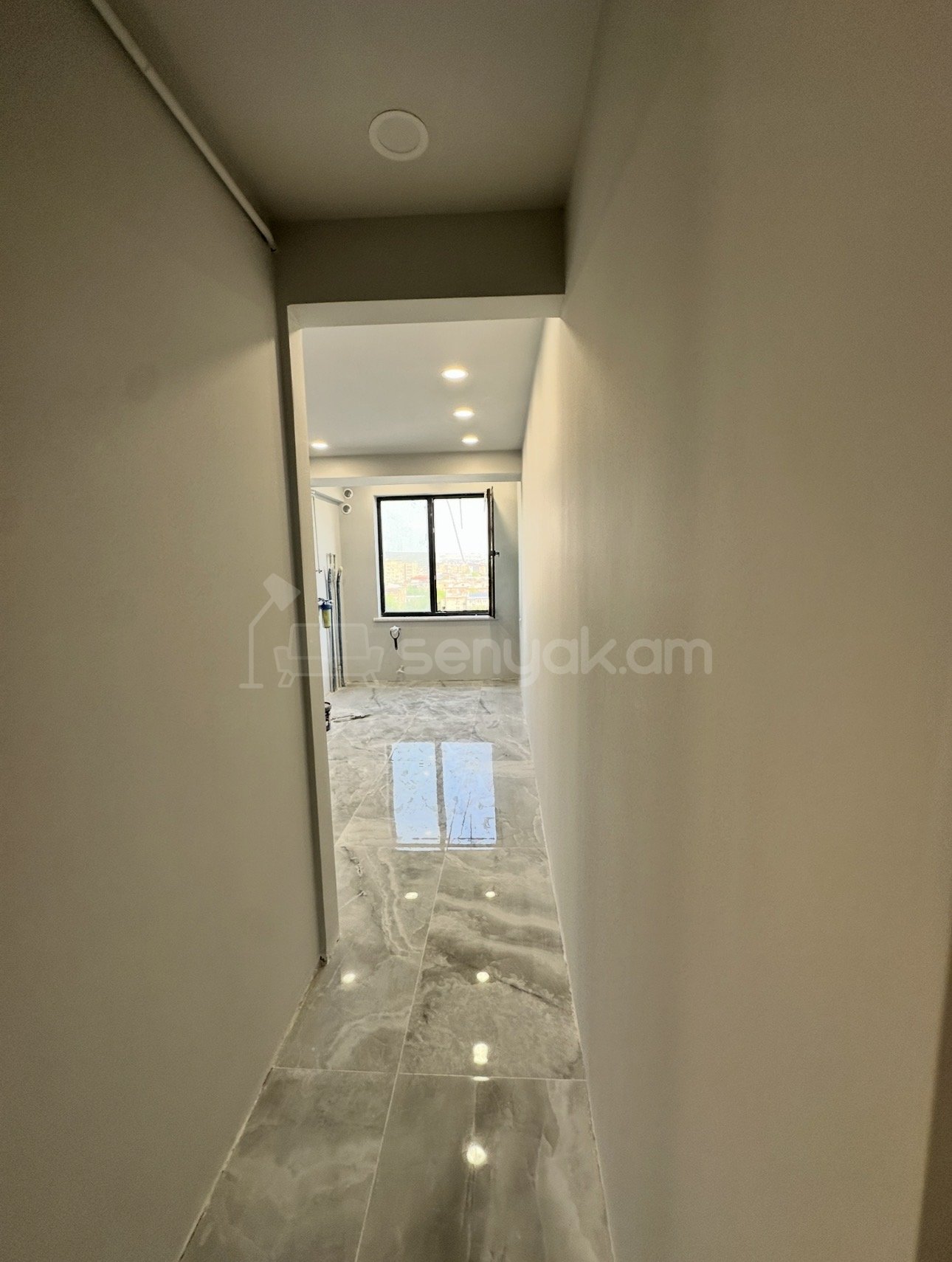 2 Սենյականոց Բնակարան, 43քմ, 8/10 հարկ, Դիզայներական Վերանորոգված