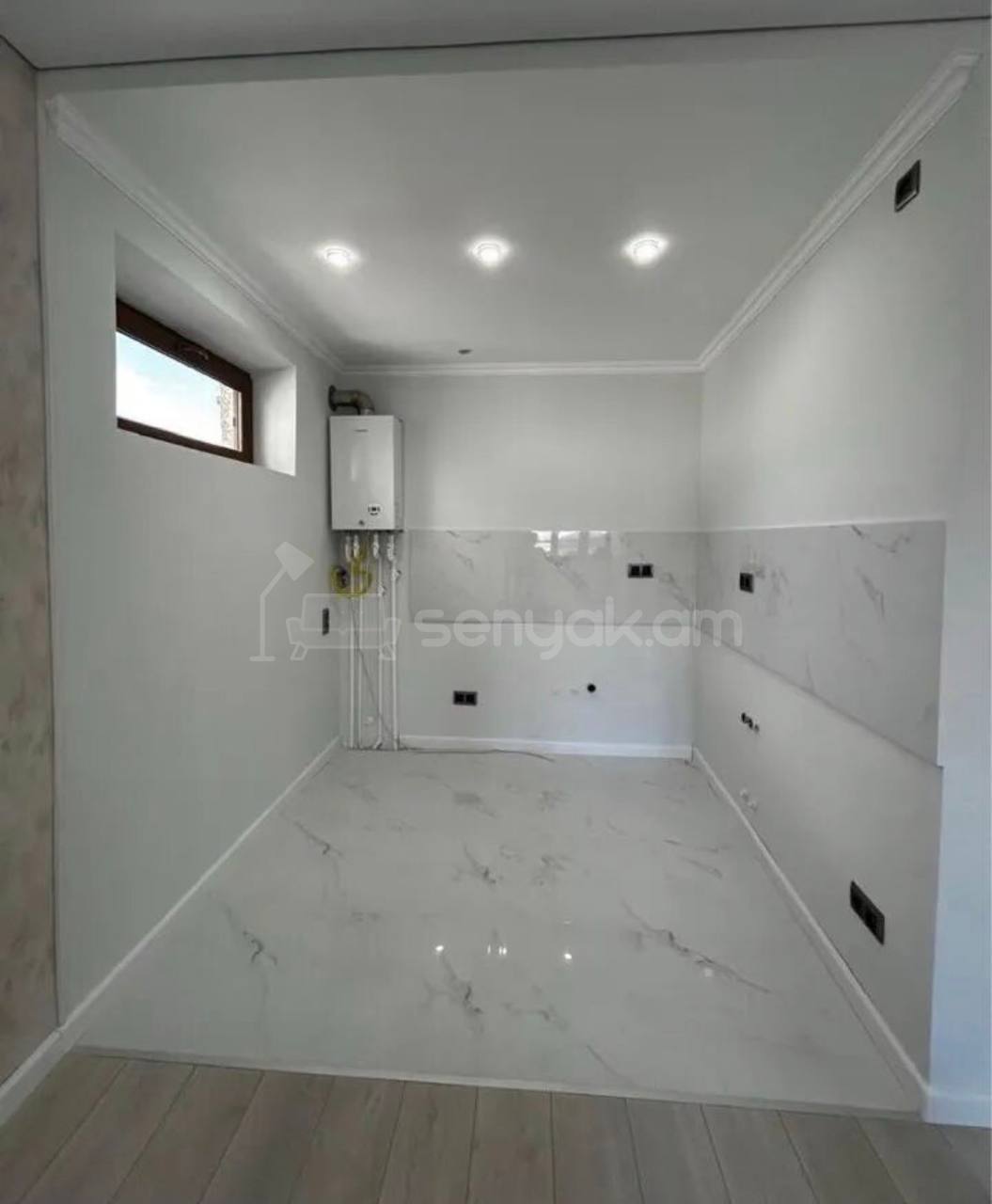 2 Սենյականոց Բնակարան Քարե Շենքում, 48քմ, 4/5 հարկ, Կապիտալ Վերանորոգված