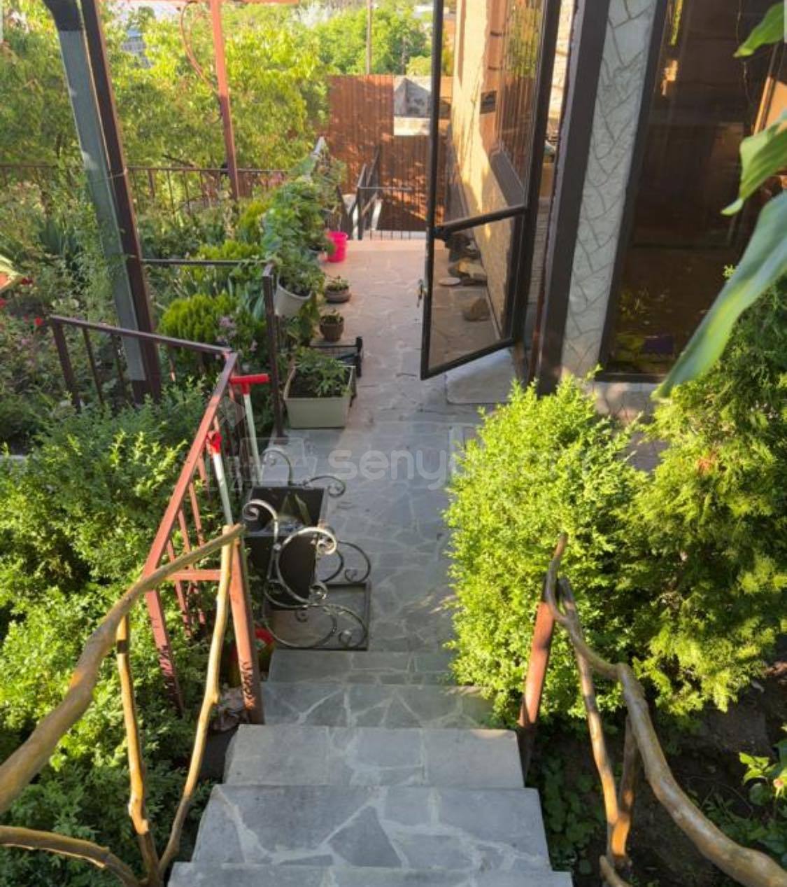 3 Սենյականոց Սեփական Տուն, 150քմ, Կապիտալ Վերանորոգված, Կահավորված