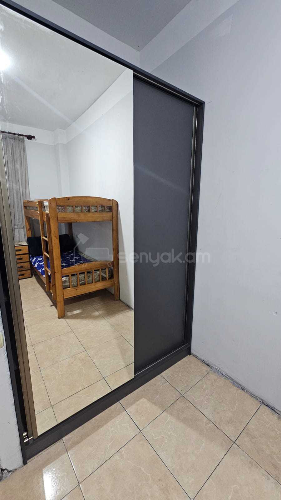 2 Սենյականոց Բնակարան, 50քմ, 3/3 հարկ, Նորմալ Վիճակում, Կահավորված, Արևկող