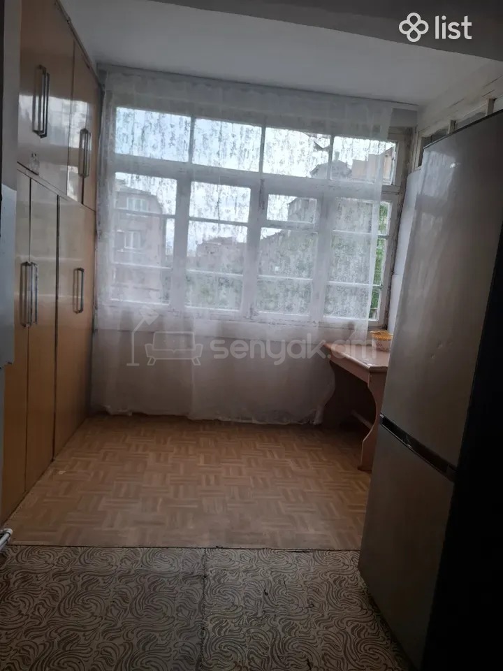 2 Սենյականոց Բնակարան Քարե Շենքում, 58քմ, 4/9 հարկ, Նորմալ Վիճակում, Կահավորված, Արևկող