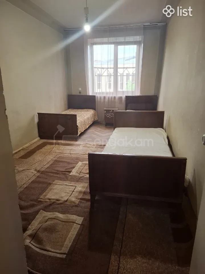 2 Սենյականոց Բնակարան Քարե Շենքում, 58քմ, 4/9 հարկ, Նորմալ Վիճակում, Կահավորված, Արևկող
