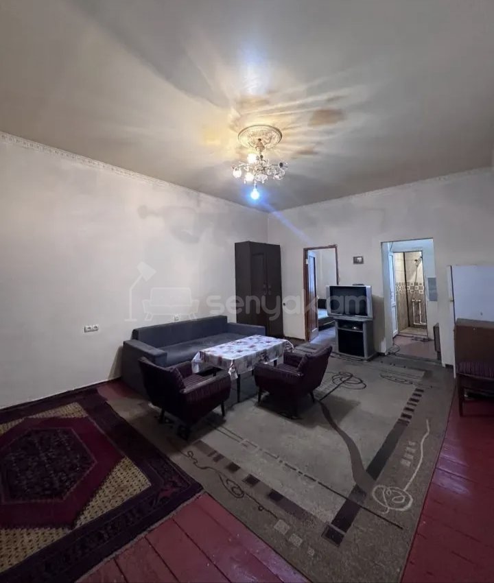 2 Սենյականոց Բնակարան Քարե Շենքում, 52քմ, 1/1 հարկ, Նորմալ Վիճակում, Կահավորված