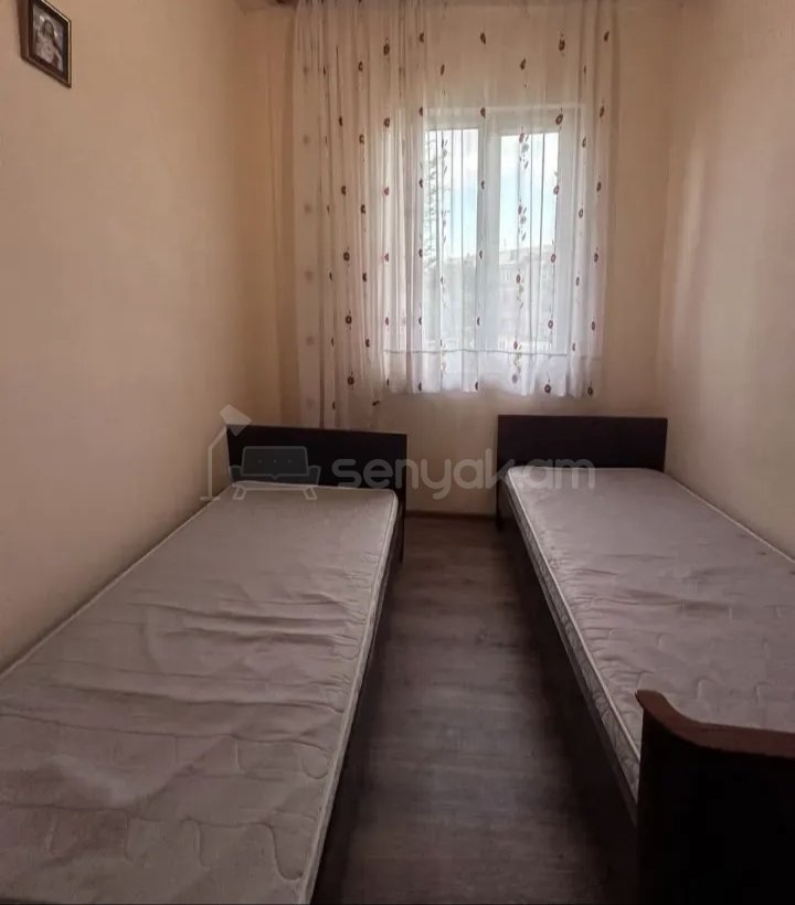 2 Սենյականոց Բնակարան Քարե Շենքում, 52քմ, 1/1 հարկ, Նորմալ Վիճակում, Կահավորված