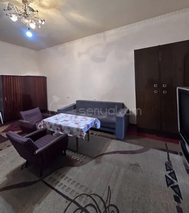 2 Սենյականոց Բնակարան Քարե Շենքում, 52քմ, 1/1 հարկ, Նորմալ Վիճակում, Կահավորված
