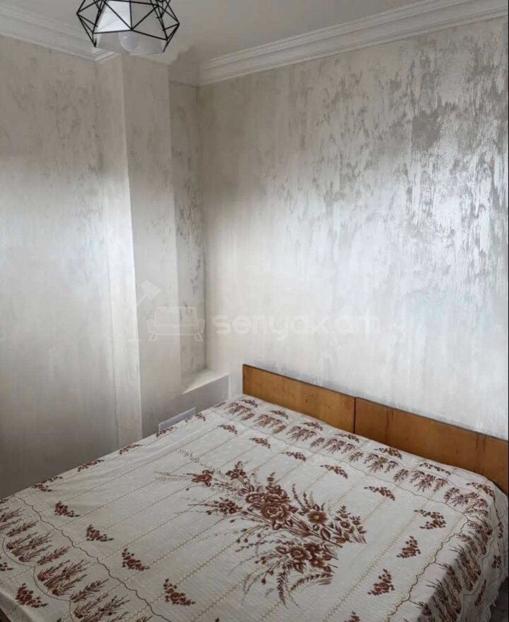 1 Սենյականոց Բնակարան Քարե Շենքում, 47քմ, 5/5 հարկ, Կապիտալ Վերանորոգված, Կահավորված