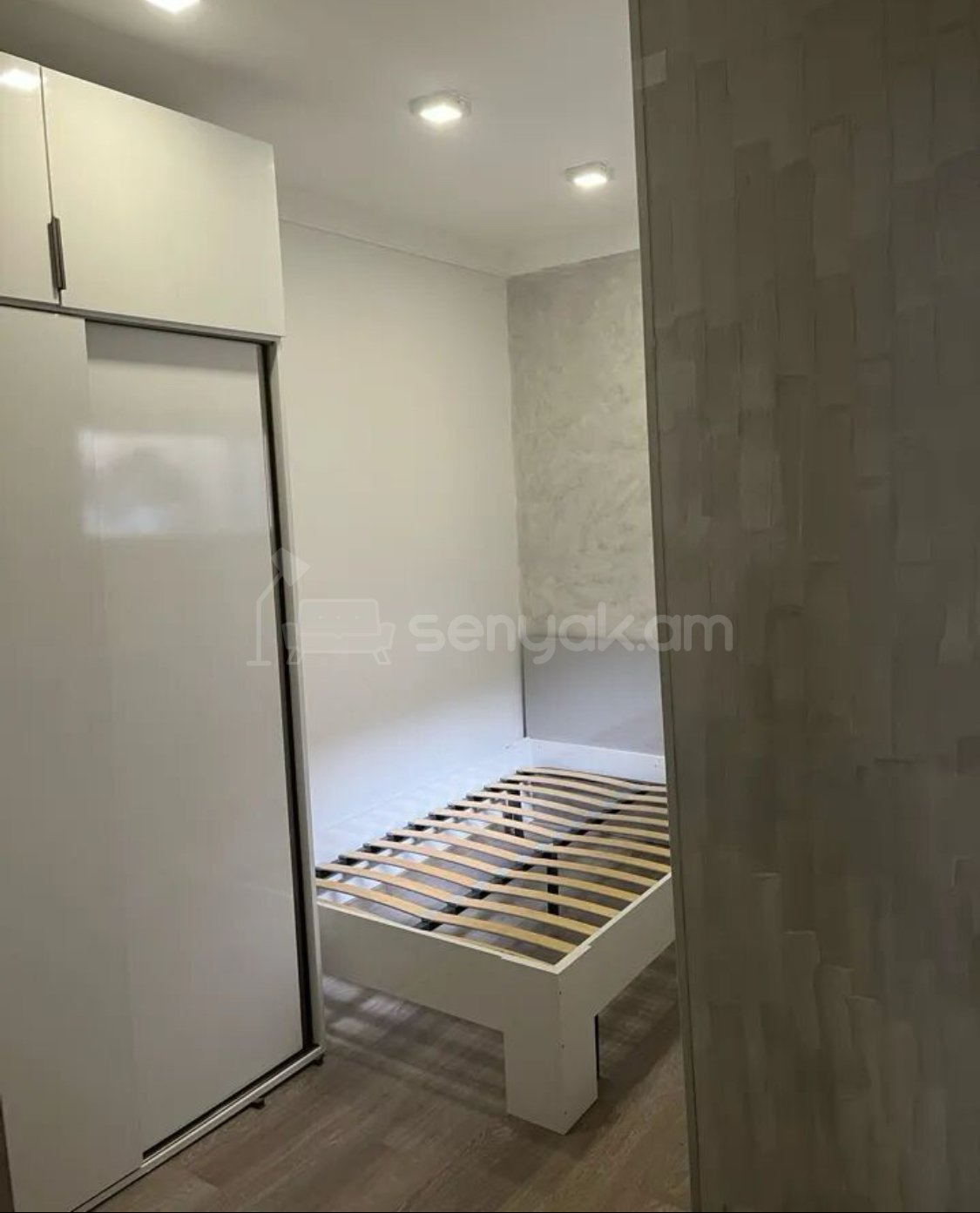 2 Սենյականոց Բնակարան Քարե Շենքում, 40քմ, 1/5 հարկ, Կապիտալ Վերանորոգված, Կահավորված
