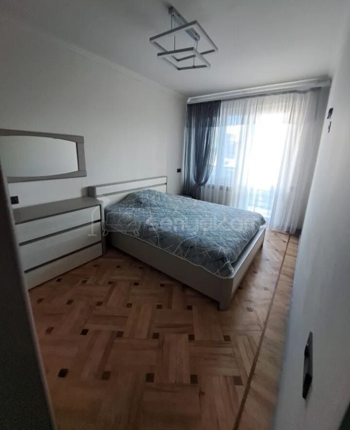 3 Սենյականոց Բնակարան Քարե Շենքում, 75քմ, 5/5 հարկ, Կապիտալ Վերանորոգված