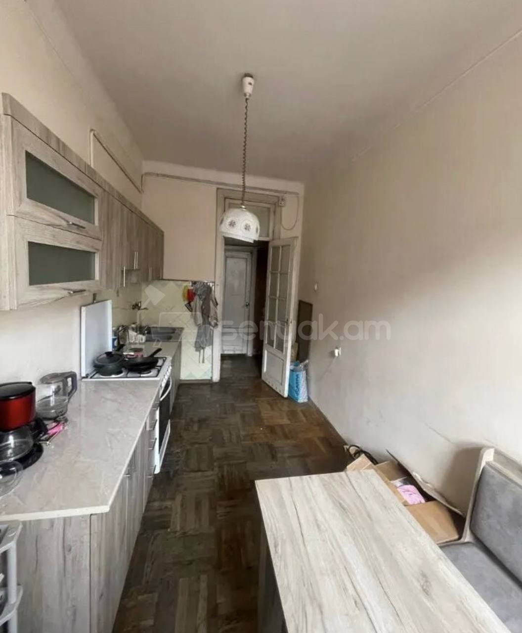 3 Սենյականոց Բնակարան Քարե Շենքում, 95քմ, 3/5 հարկ, Պետական Վիճակում