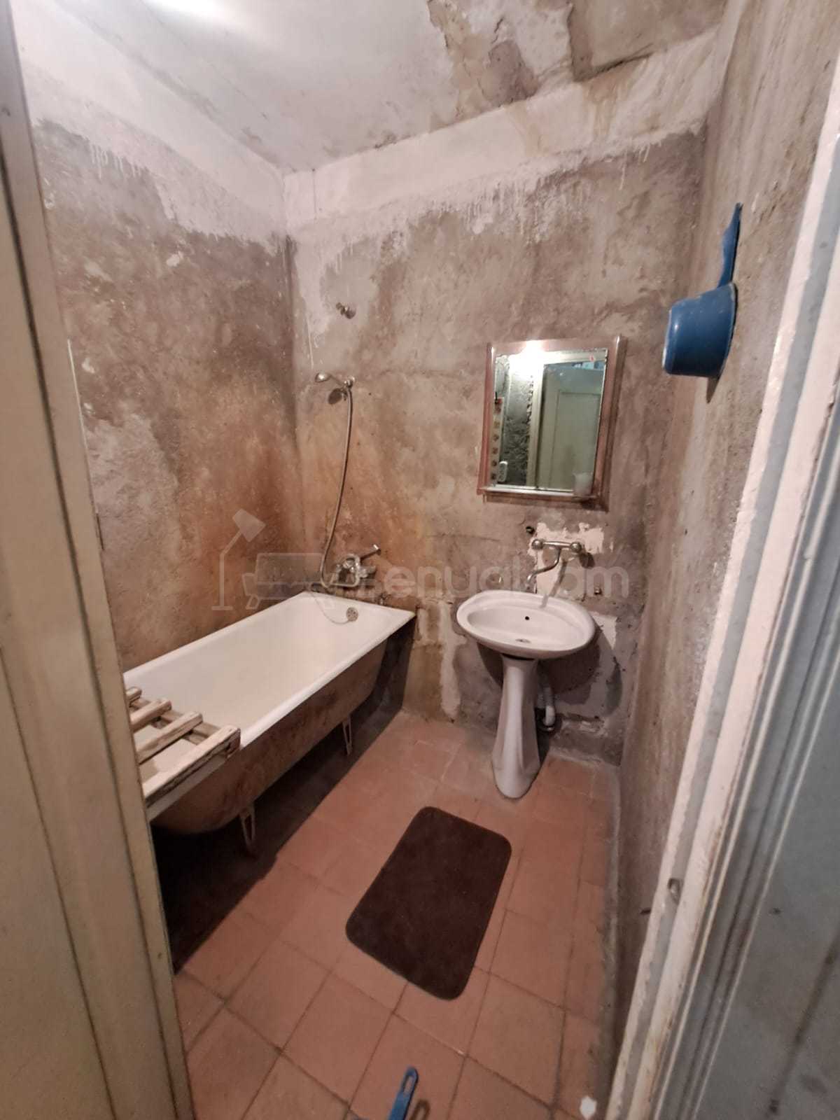 3 Սենյականոց Բնակարան, 75քմ, 8/14 հարկ, Պետական Վիճակում