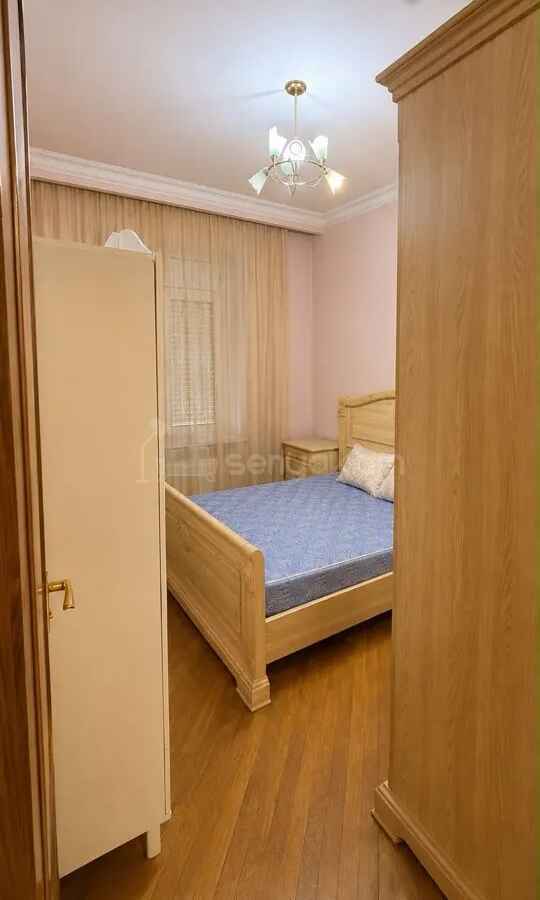 4 Սենյականոց Բնակարան Քարե Շենքում, 100քմ, 1/5 հարկ, Կապիտալ Վերանորոգված, Կահավորված
