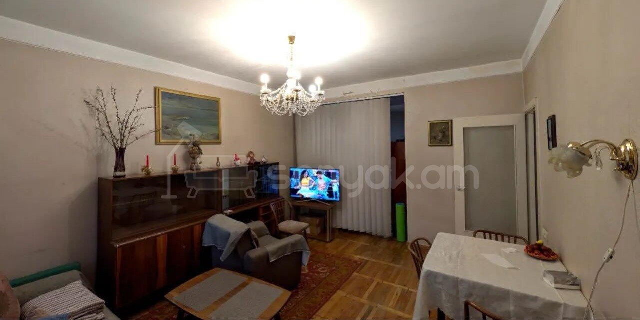 2 Սենյականոց Բնակարան Քարե Շենքում, 68քմ, 4/5 հարկ, Նորմալ Վիճակում