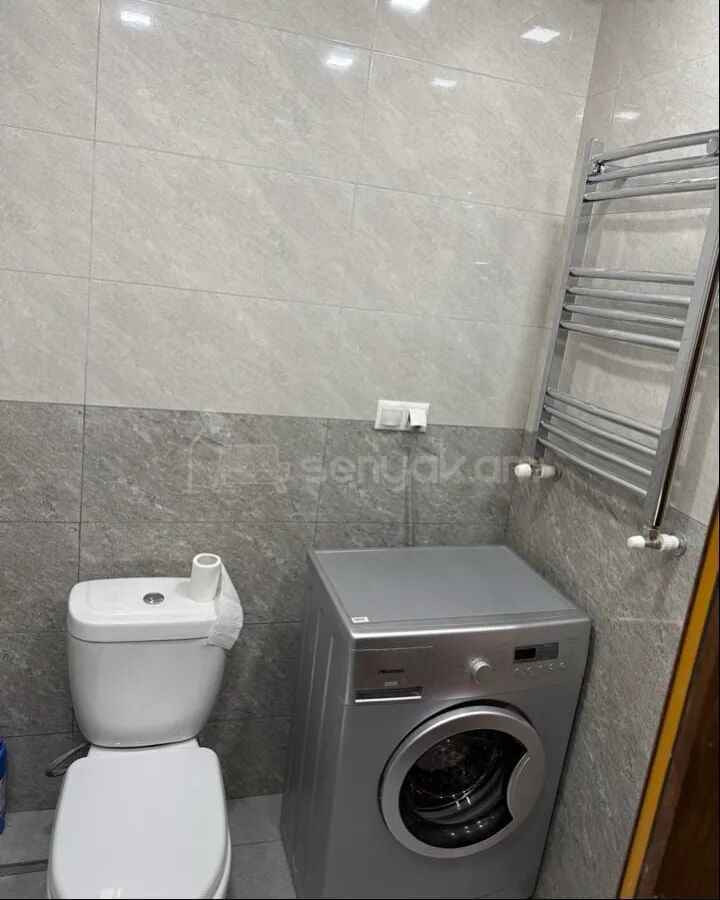 2 Սենյականոց Բնակարան Քարե Շենքում, 50քմ, 5/5 հարկ, Կապիտալ Վերանորոգված, Կահավորված