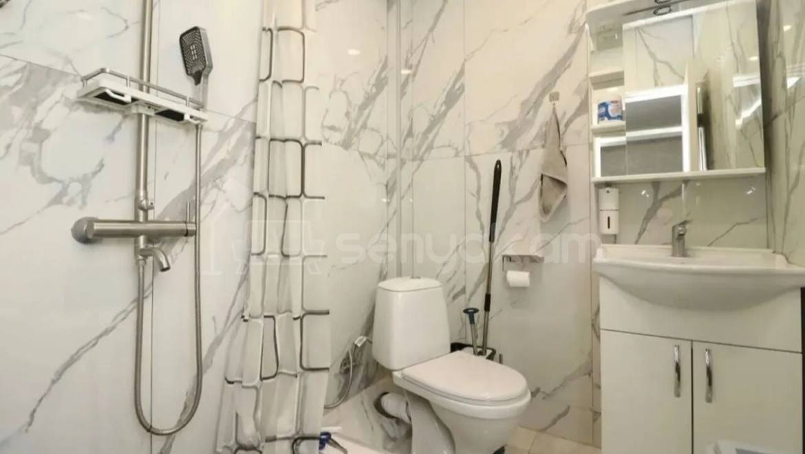 3 Սենյականոց Բնակարան Քարե Շենքում, 64քմ, 1/5 հարկ, Կապիտալ Վերանորոգված