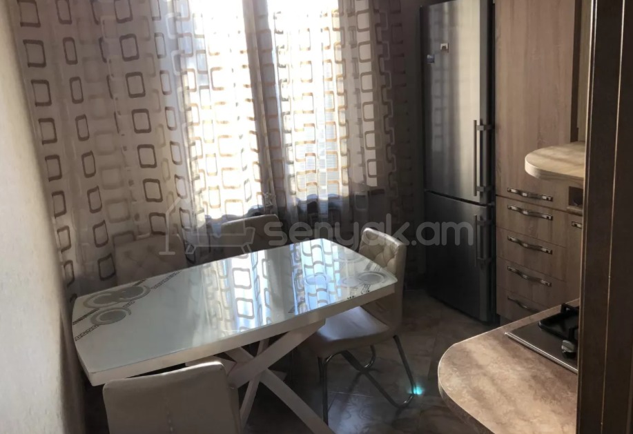 2 Սենյականոց Բնակարան Քարե Շենքում, 60քմ, 3/5 հարկ, Կապիտալ Վերանորոգված