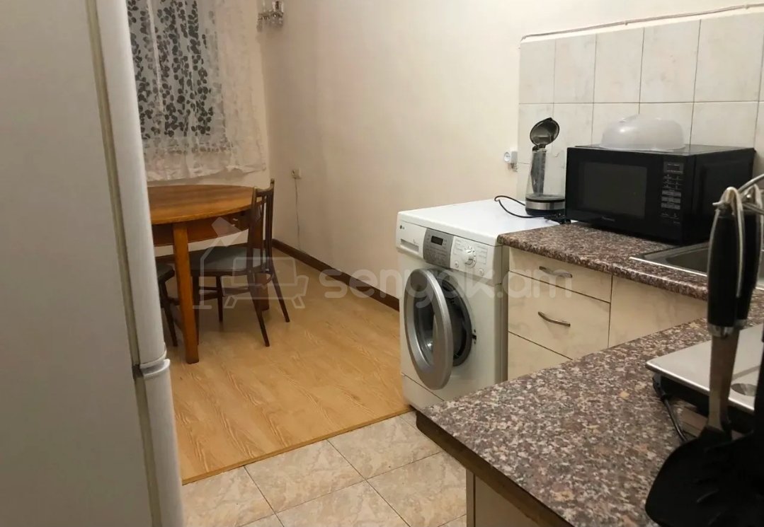 1 Սենյականոց Բնակարան, 40քմ, 5/9 հարկ, Նորմալ Վիճակում, Կահավորված, Արևկող