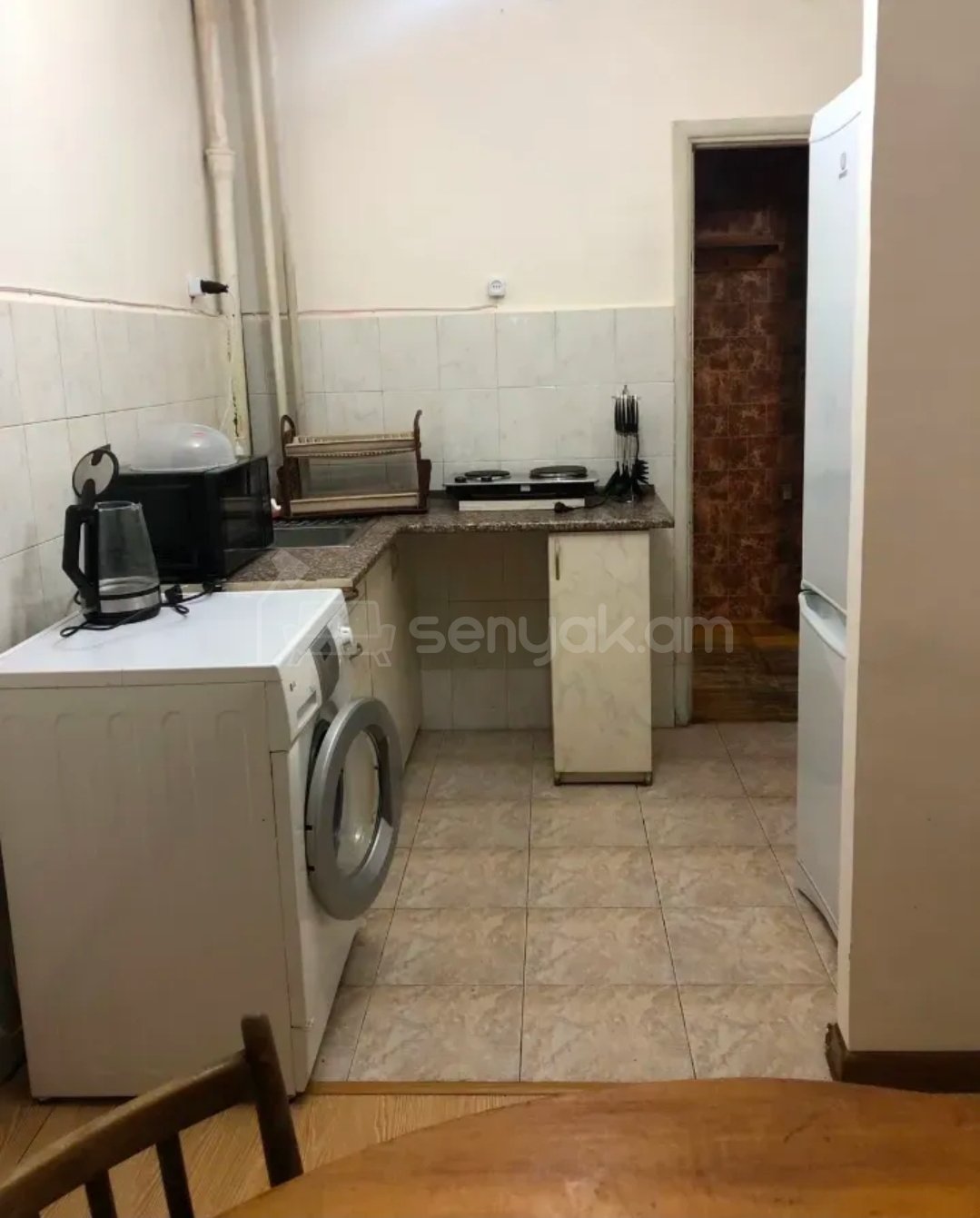 1 Սենյականոց Բնակարան, 40քմ, 5/9 հարկ, Նորմալ Վիճակում, Կահավորված, Արևկող