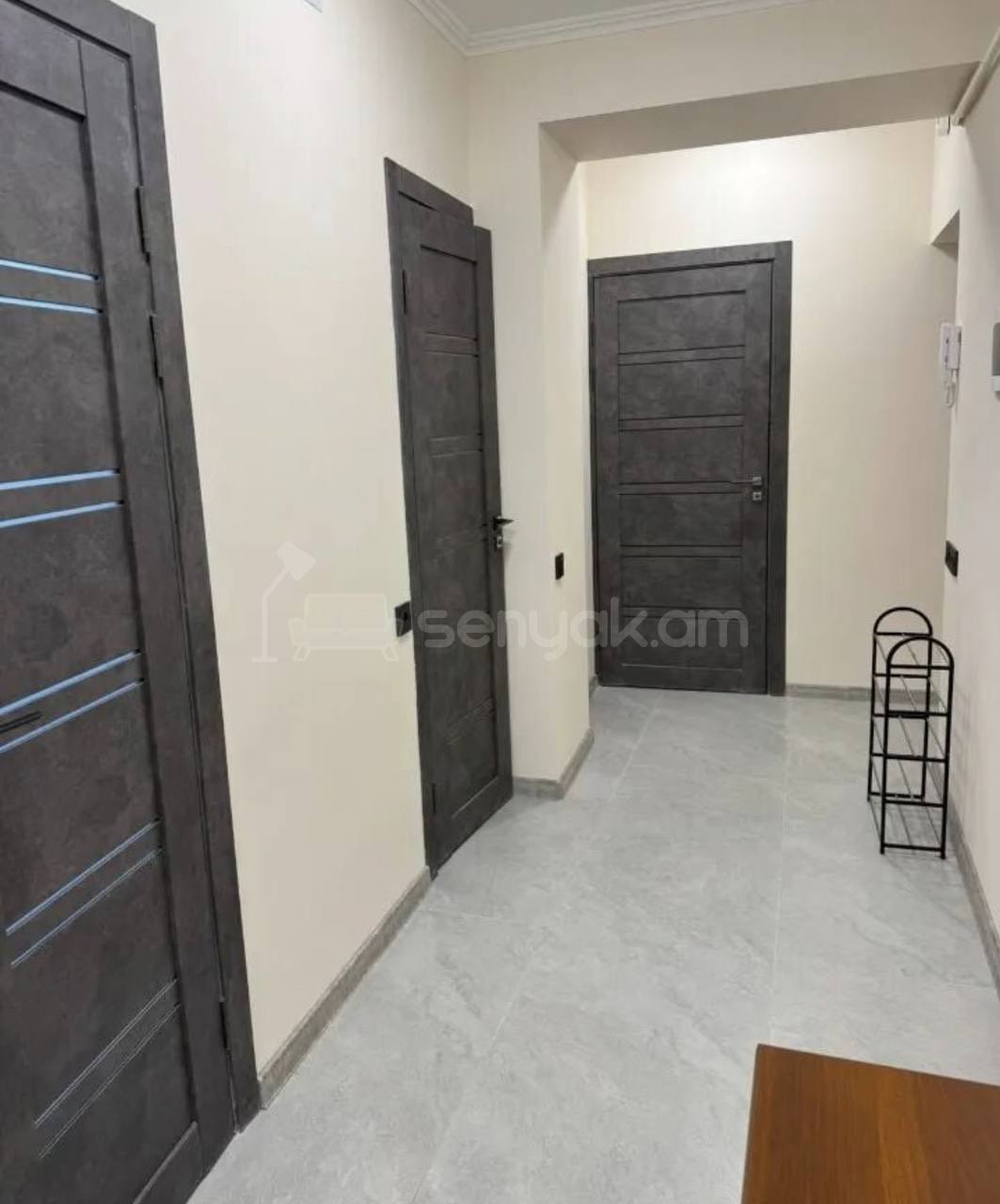 3 Սենյականոց Բնակարան Քարե Շենքում, 70քմ, 1/5 հարկ, Կապիտալ Վերանորոգված, Կահավորված, Արևկող