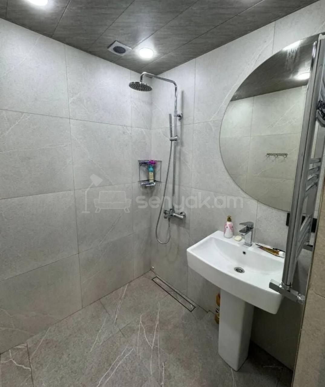 3 Սենյականոց Բնակարան Քարե Շենքում, 70քմ, 1/5 հարկ, Կապիտալ Վերանորոգված, Կահավորված, Արևկող