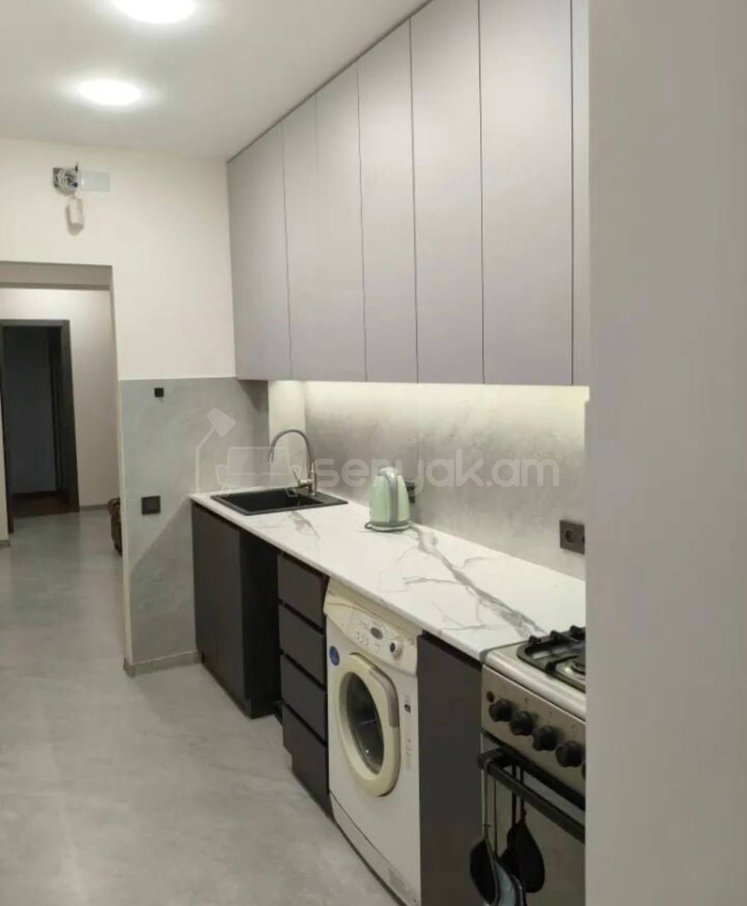 3 Սենյականոց Բնակարան Քարե Շենքում, 70քմ, 1/5 հարկ, Կապիտալ Վերանորոգված, Կահավորված, Արևկող