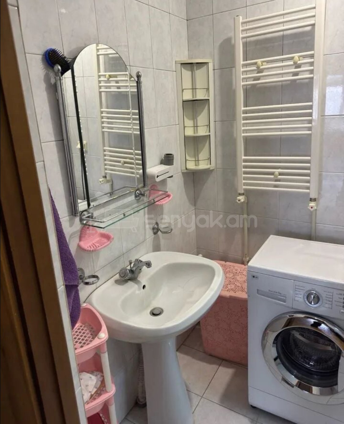 3 Սենյականոց Բնակարան, 85քմ, 4/9 հարկ, Նորմալ Վիճակում, Կահավորված