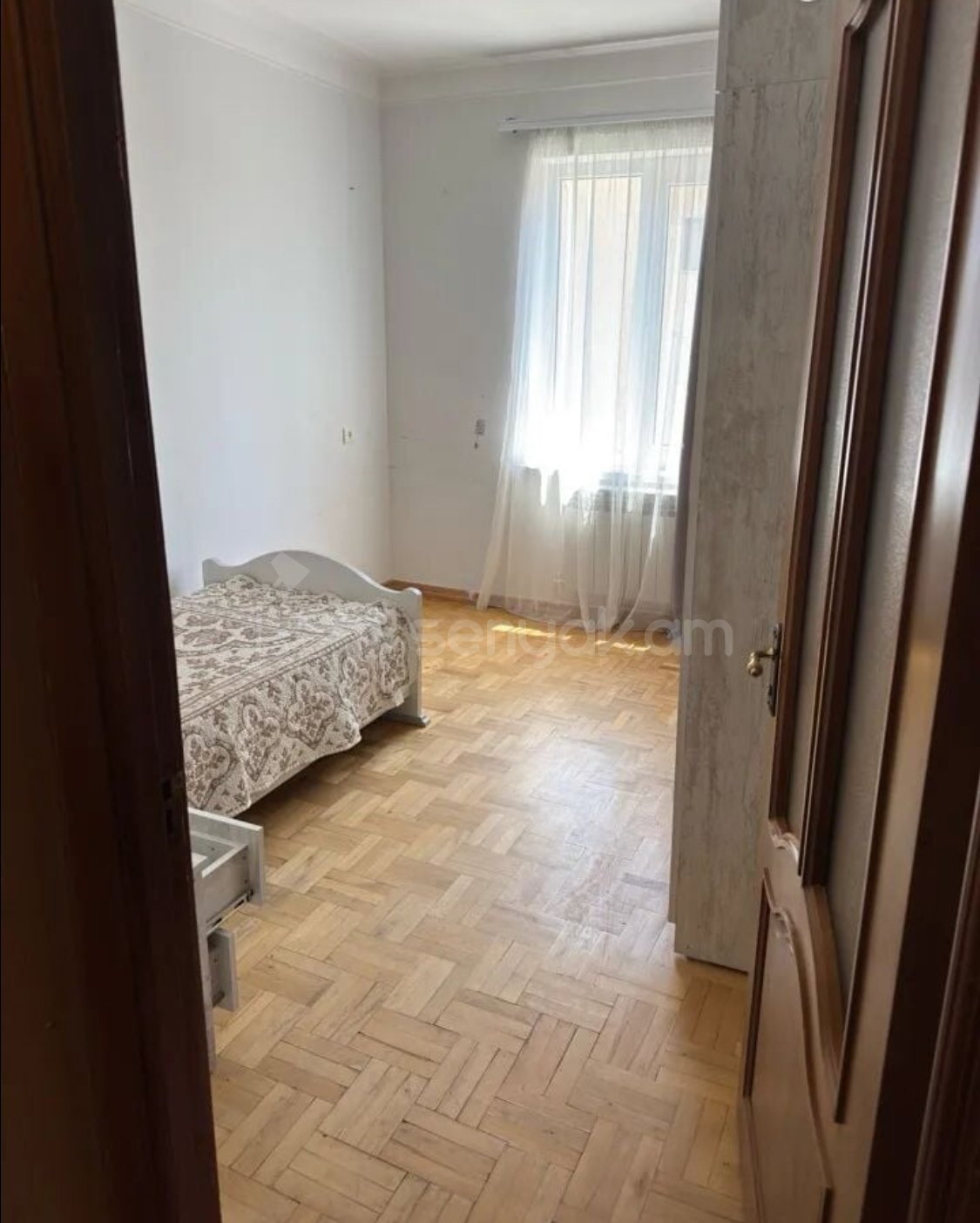 3 Սենյականոց Բնակարան, 85քմ, 4/9 հարկ, Նորմալ Վիճակում, Կահավորված