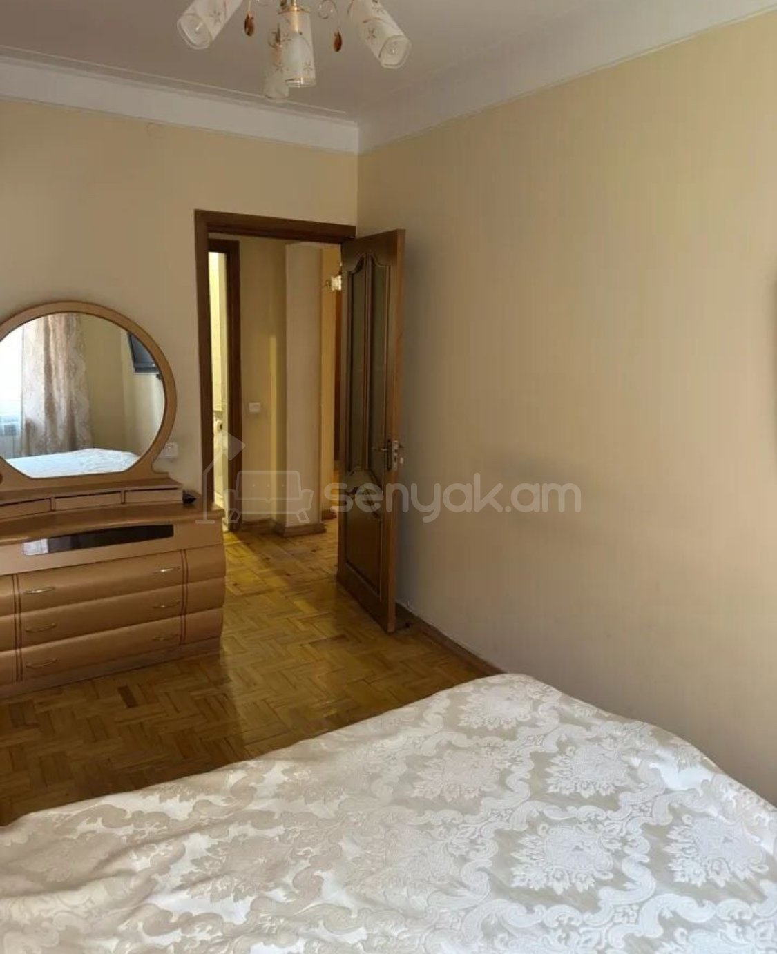 3 Սենյականոց Բնակարան, 85քմ, 4/9 հարկ, Նորմալ Վիճակում, Կահավորված