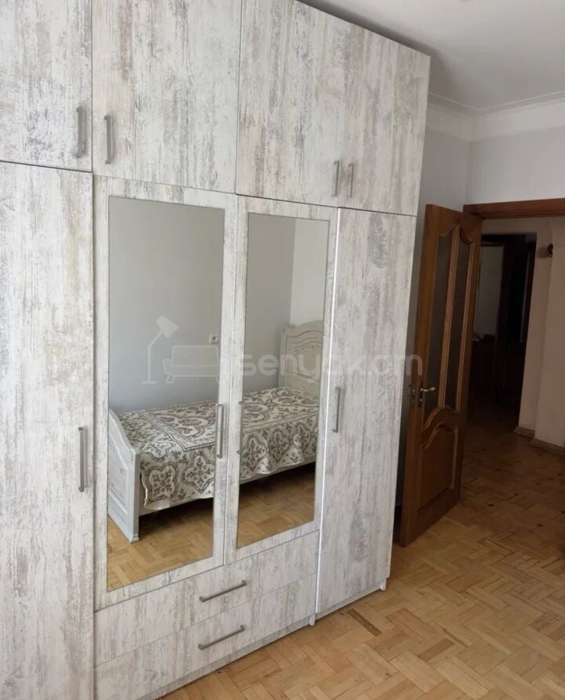 3 Սենյականոց Բնակարան, 85քմ, 4/9 հարկ, Նորմալ Վիճակում, Կահավորված