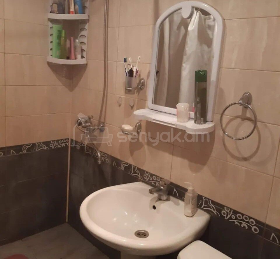 1 Սենյականոց Բնակարան, 32քմ, 4/4 հարկ, Նորմալ Վիճակում