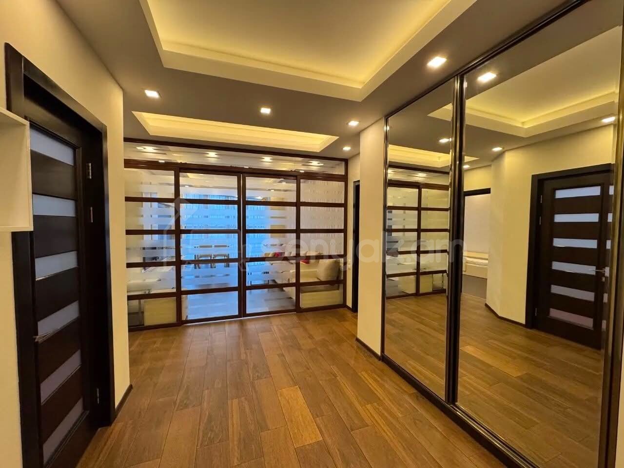 3 Սենյականոց Բնակարան Նորակառույցում, 98քմ, 6/18 հարկ, Դիզայներական Վերանորոգված