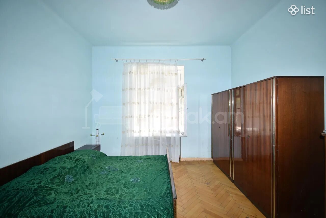 3 Սենյականոց Բնակարան Քարե Շենքում, 87քմ, 2/5 հարկ, Պետական Վիճակում