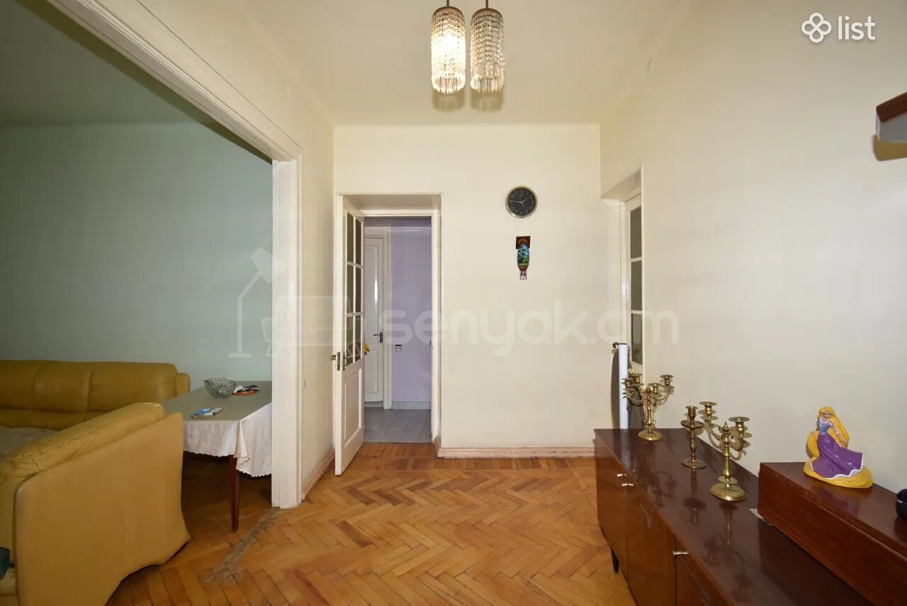 3 Սենյականոց Բնակարան Քարե Շենքում, 87քմ, 2/5 հարկ, Պետական Վիճակում
