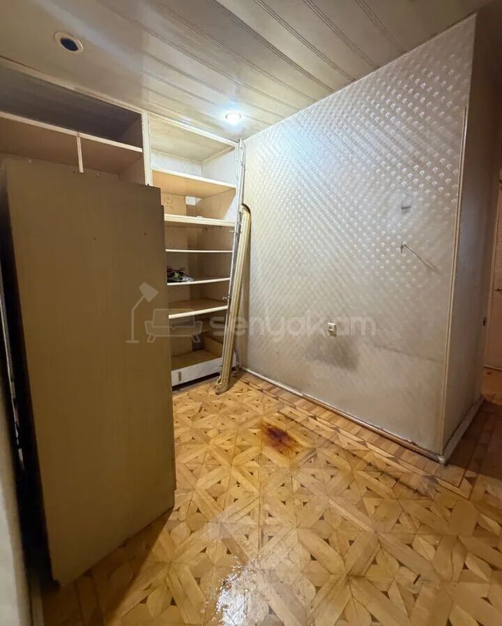 3 Սենյականոց Բնակարան Քարե Շենքում, 94քմ, 2/4 հարկ, Պետական Վիճակում