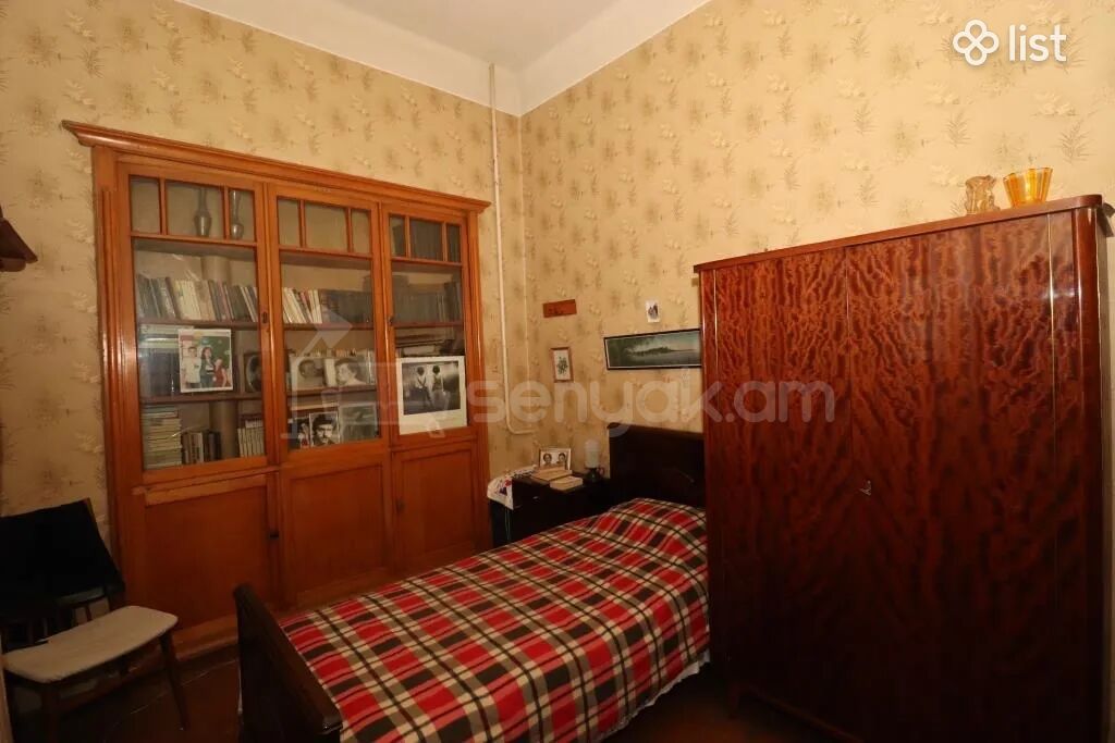 3 Սենյականոց Բնակարան Քարե Շենքում, 118քմ, 3/4 հարկ, Պետական Վիճակում