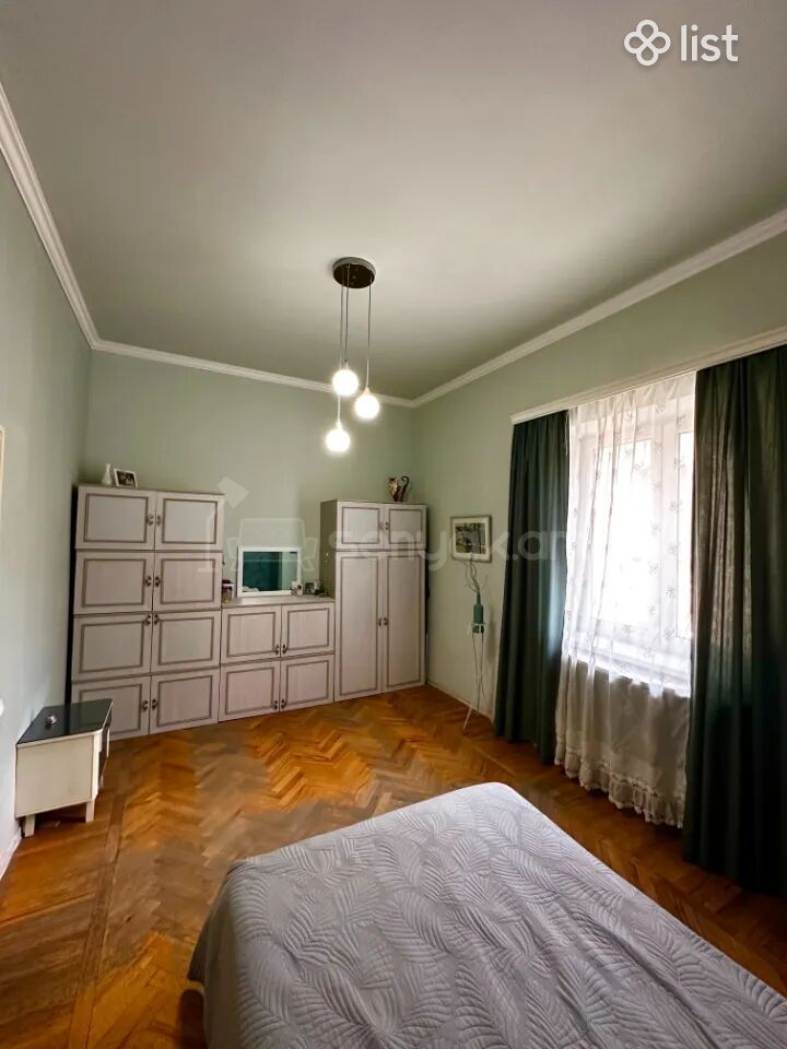 3 Սենյականոց Բնակարան Քարե Շենքում, 118քմ, 3/4 հարկ, Պետական Վիճակում