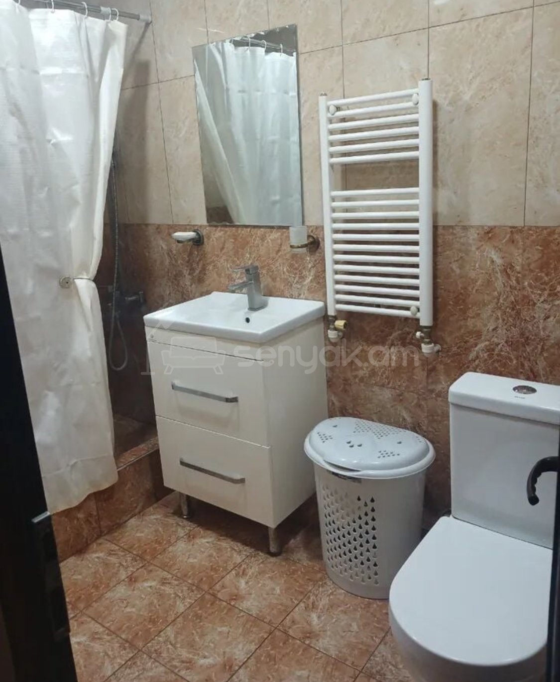 3 Սենյականոց Բնակարան Քարե Շենքում, 85քմ, 5/5 հարկ, Կապիտալ Վերանորոգված, Կահավորված