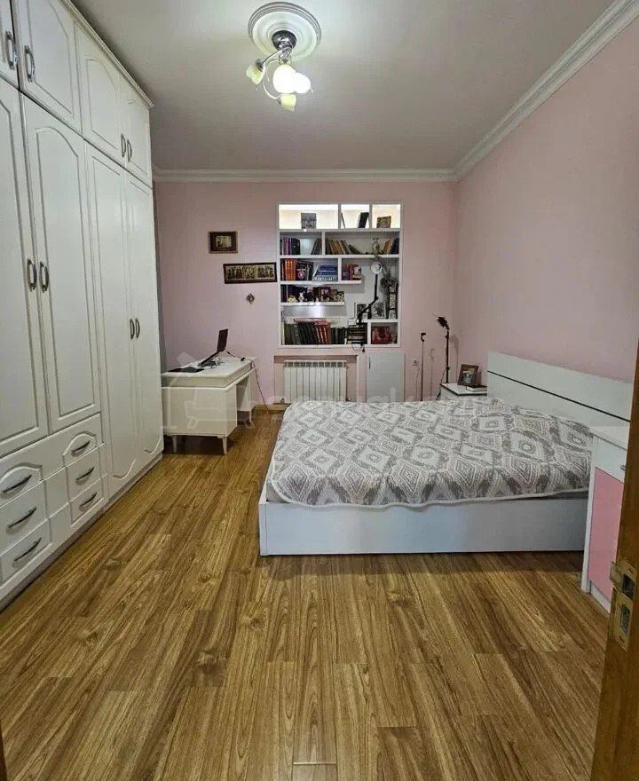 4 Սենյականոց Բնակարան Քարե Շենքում, 88քմ, 2/5 հարկ, Կապիտալ Վերանորոգված