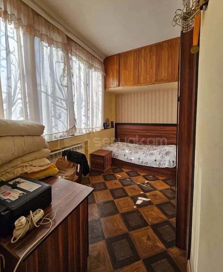 4 Սենյականոց Բնակարան Քարե Շենքում, 88քմ, 2/5 հարկ, Կապիտալ Վերանորոգված