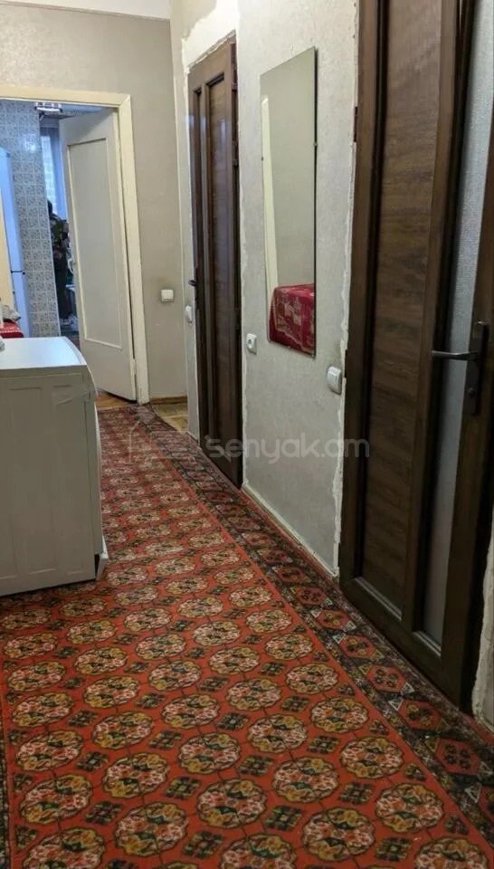 3 Սենյականոց Բնակարան Քարե Շենքում, 65քմ, 4/5 հարկ, Նորմալ Վիճակում