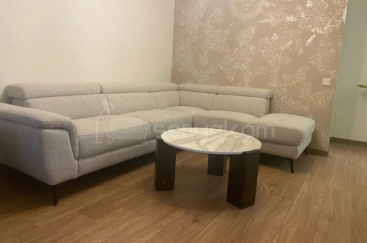3 Սենյականոց Բնակարան Քարե Շենքում, 65քմ, 1/5 հարկ, Կապիտալ Վերանորոգված