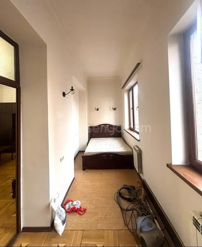 3 Սենյականոց Բնակարան Քարե Շենքում, 70քմ, 3/4 հարկ, Կապիտալ Վերանորոգված, Կահավորված