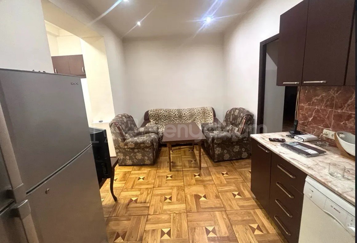 3 Սենյականոց Բնակարան Քարե Շենքում, 70քմ, 3/4 հարկ, Կապիտալ Վերանորոգված, Կահավորված