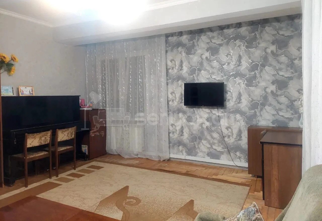 3 Սենյականոց Բնակարան, 82քմ, 7/14 հարկ, Նորմալ Վիճակում