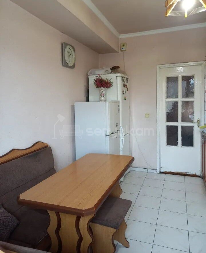 3 Սենյականոց Բնակարան, 82քմ, 7/14 հարկ, Նորմալ Վիճակում