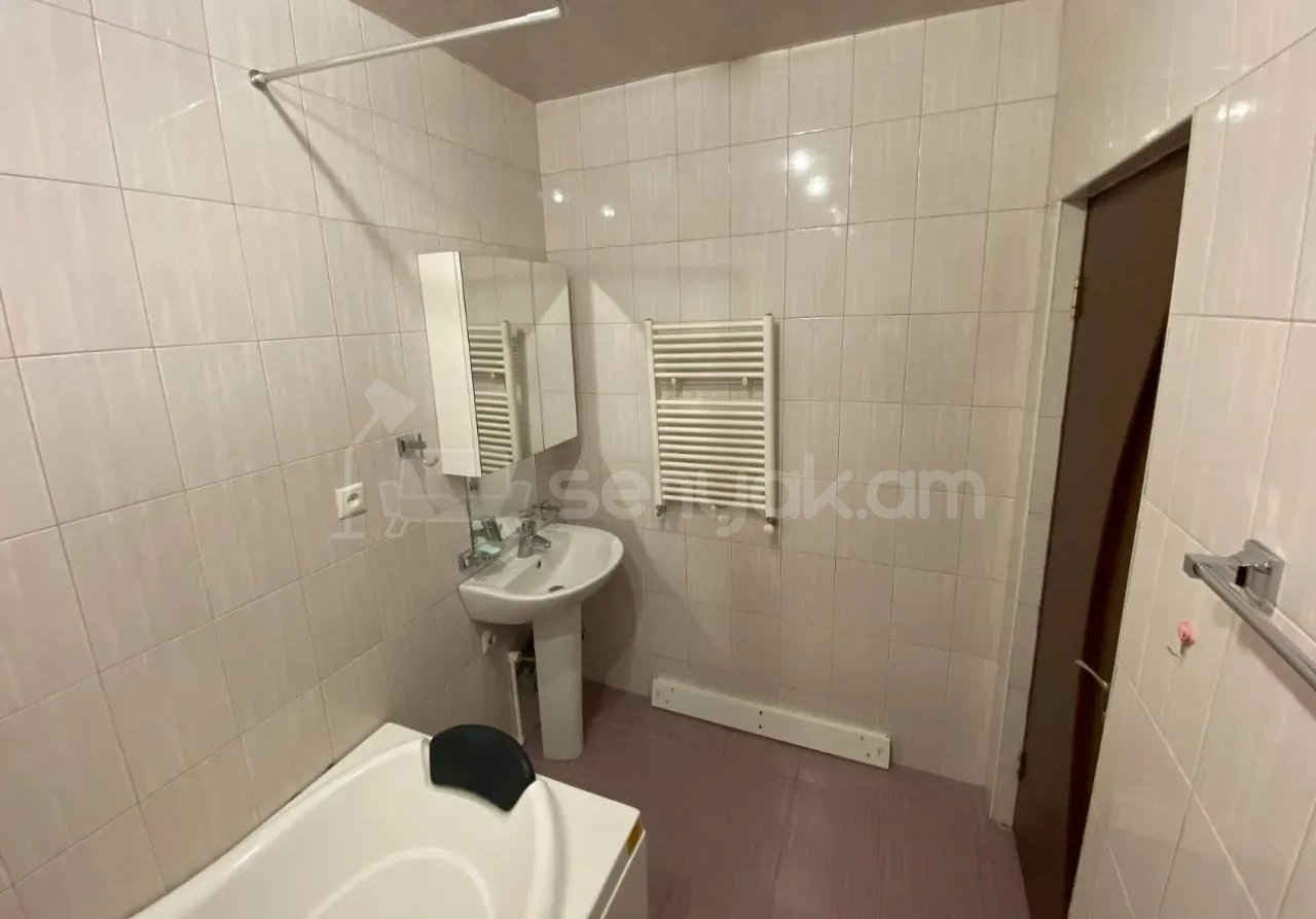 2 Սենյականոց Բնակարան Նորակառույցում, 62քմ, 9/13 հարկ, Կապիտալ Վերանորոգված