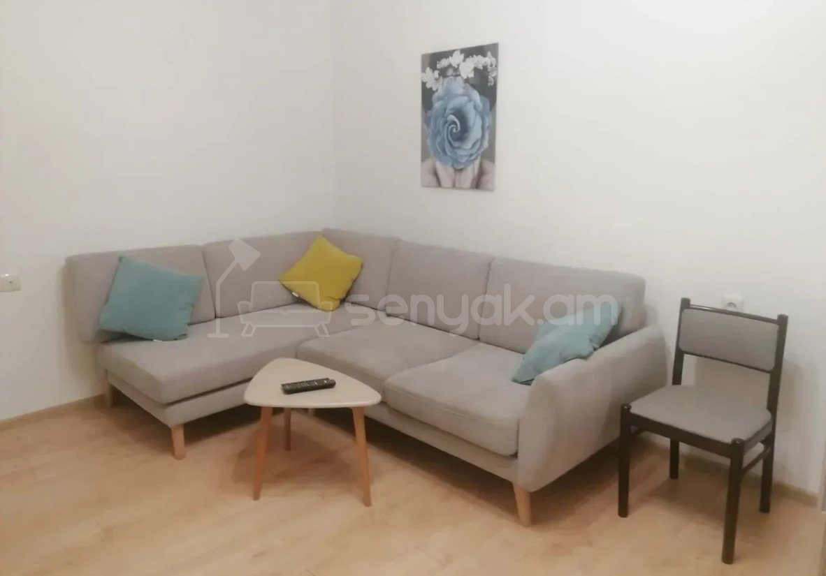 2 Սենյականոց Բնակարան Քարե Շենքում, 57քմ, 5/5 հարկ, Կապիտալ Վերանորոգված