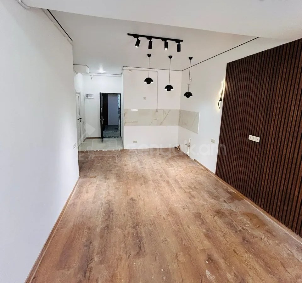 2 Սենյականոց Բնակարան Քարե Շենքում, 46քմ, 2/5 հարկ, Դիզայներական Վերանորոգված